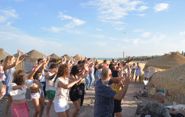 El mejor chiringuito para bailar en las playas de Málaga